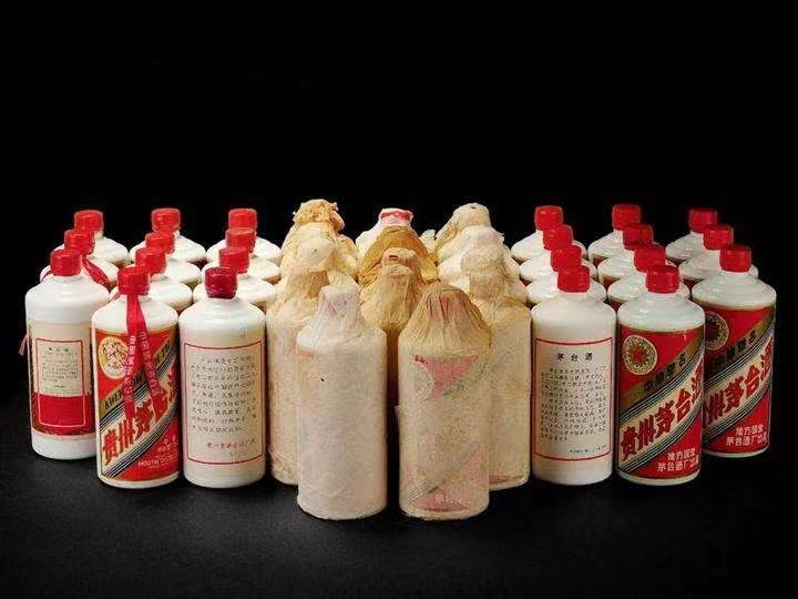 海伦老酒回收上门哪里回收(附近上门回收茅台酒）?